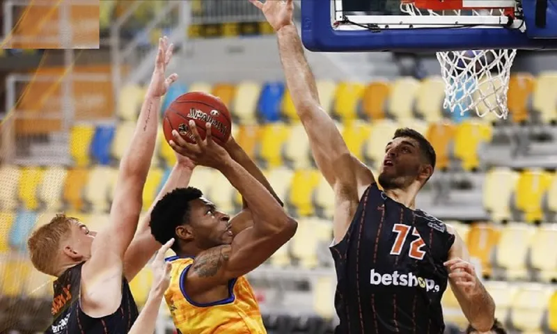 Γκραν Κανάρια- Προμηθέας 98-83: Έλαμψε ο Μαντζούκας