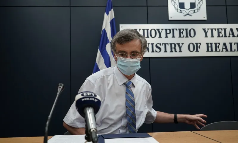 Τσιόδρας: «Νοσηλεύονται 1.600 άνθρωποι από ιό που κάνει πνευμονία - Αριθμός-ρεκόρ για τη σύγχρονη ιστορία»
