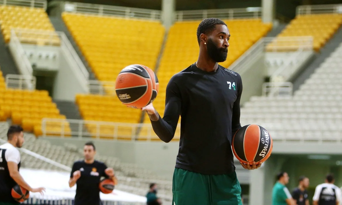Σαντ- Ρος: «Σε όλη την καριέρα μου έπαιζα στο 2-3»
