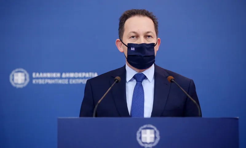 Νέες... απειλές Πέτσα: Πιθανό να κλείσουν τα σχολεία και να έχουμε παράταση στο lockdown