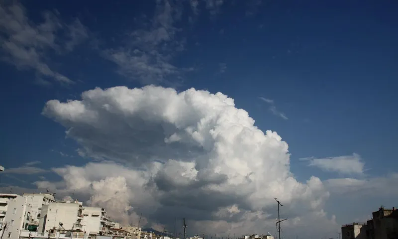 Καιρός 13/11: Συννεφιά και φθινοπωρινό τοπίο