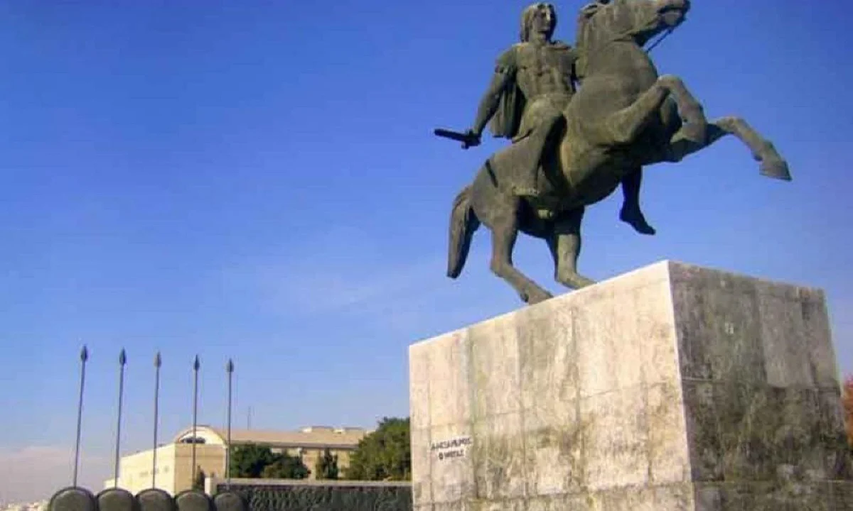 Θεσσαλονίκη: Προσαγωγές γιατί σήκωσαν πανό για την κατεχόμενη Κύπρο!