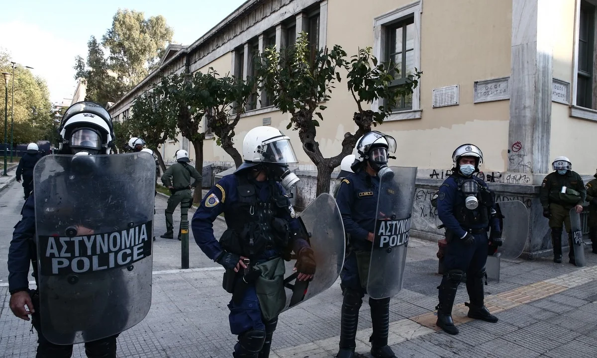 Πολυτεχνείο: «Φρούριο» η Αθήνα - 5.000 αστυνομικοί, drones, «Αίαντες» και κυκλοφοριακές ρυθμίσεις