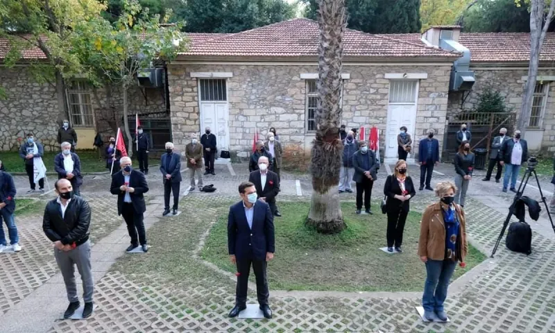 Τσίπρας: «Σπάσαμε την ανόητη απαγόρευση-Η Δημοκρατία δεν μπαίνει σε καραντίνα!»