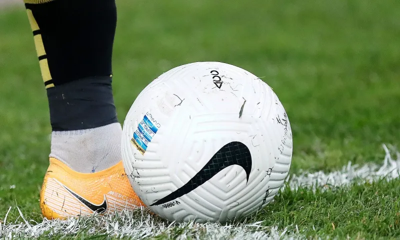Super League 1: Τα... μπινελίκια παίκτη σε προπονητή