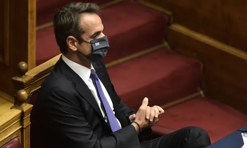 Κορονοϊός: Οι... οδηγίες του Κυριάκου Μητσοτάκη για τη σωστή χρήση μάσκας