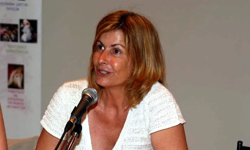 Αλεξία Έβερτ: Το σχόλιο για «κατσαρίδες» και «τρωκτικά» έφερε παραίτηση - Η τοποθέτηση Μπακογιάννη
