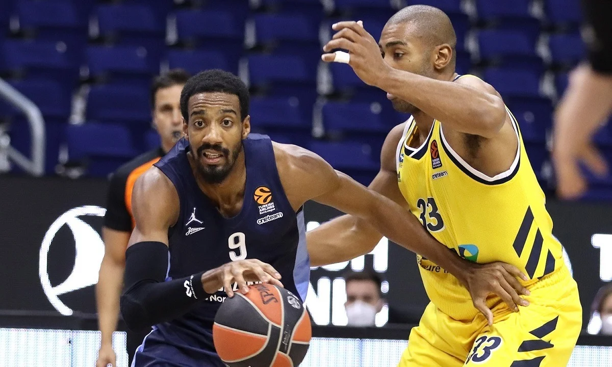 Άλμπα- Ζενίτ 66-73: Με όπλο την άμυνα