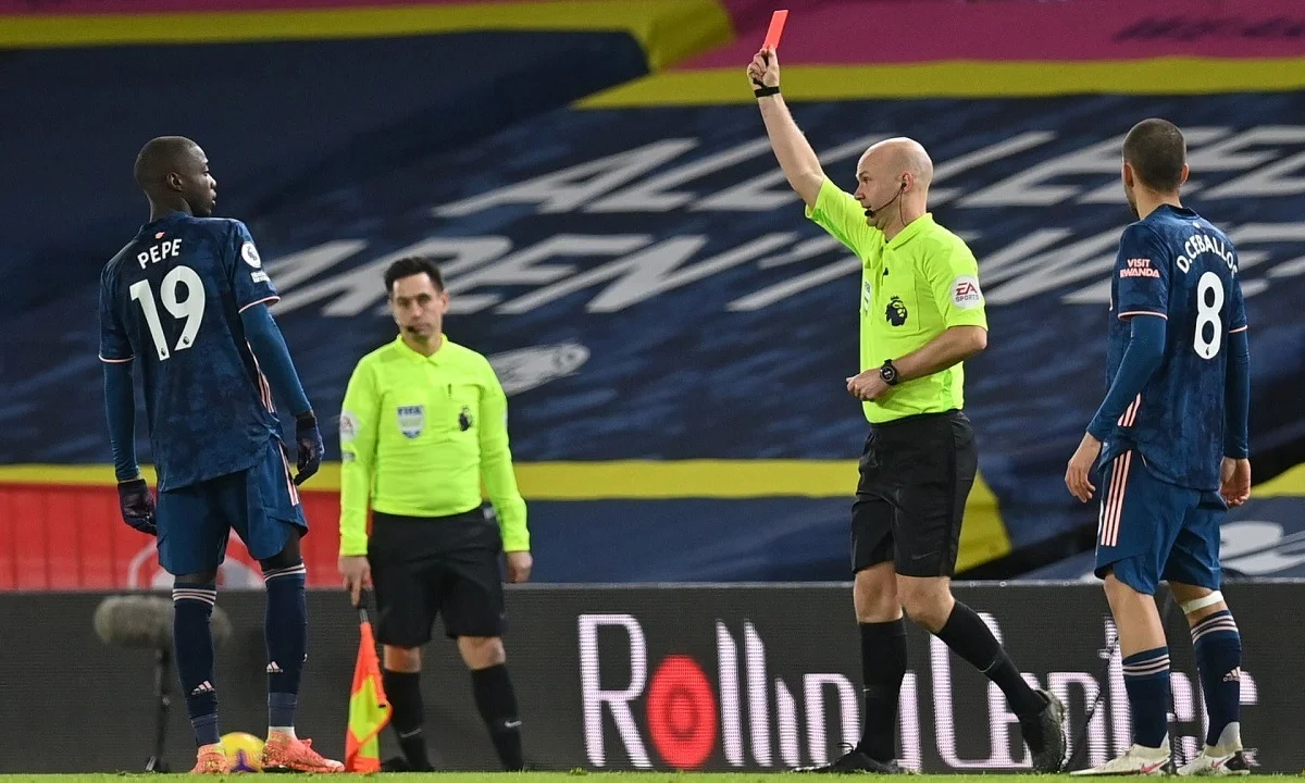Λιντς - Άρσεναλ 0-0: Τέσσερα δοκάρια, μία αποβολή, αλλά όχι γκολ