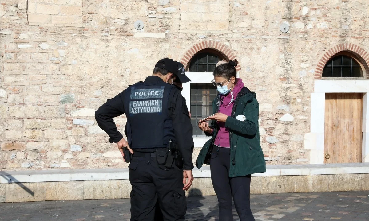 Κορονοϊός - Πρόστιμα: «Βροχή» οι ενστάσεις - «Πιστόλι» στις πληρωμές
