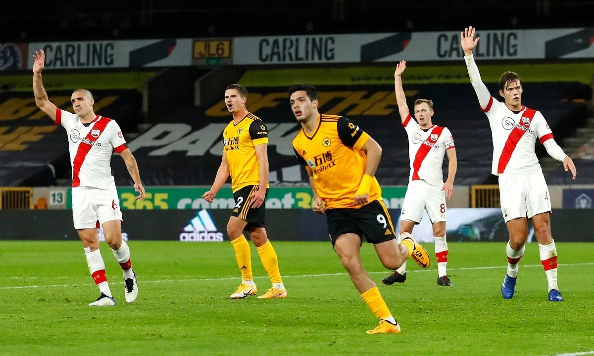 Premier League: Το έσωσε η Γουλβς, πρώτη νίκη για Μπέρνλι