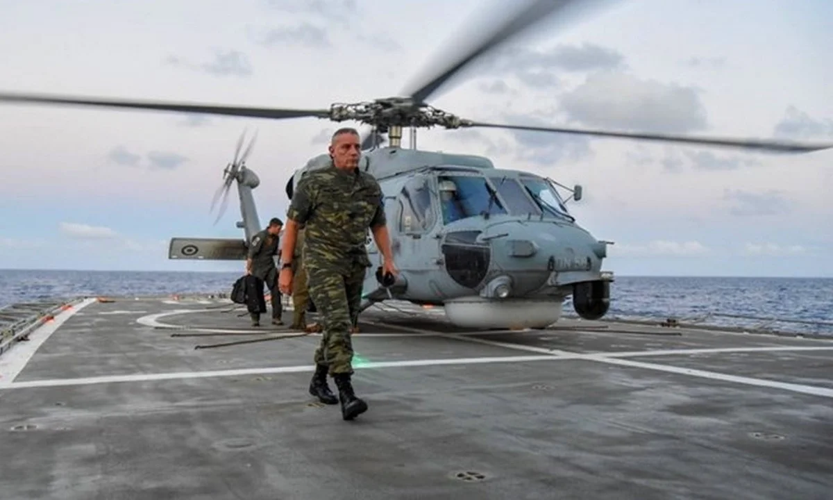 Ένοπλες Δυνάμεις: 15.000 προσλήψεις και ρύθμιση για τους ΟΒΑ με παρέμβαση Φλώρου