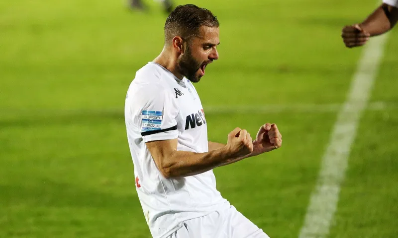 ΟΦΗ - ΠΑΣ Γιάννινα: Ισοφαρίζει σε 1-1 ο Ελευθεριάδης - Του ακυρώθηκε κι άλλο γκολ