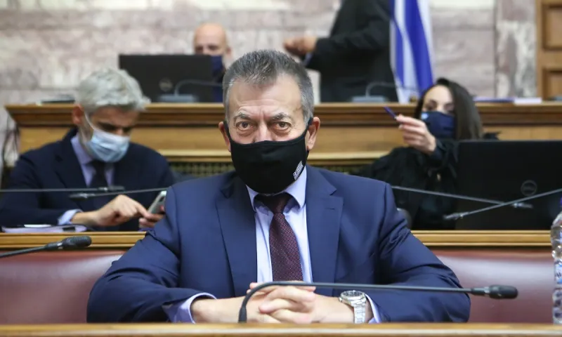 Βρούτσης: «Κανόνας τα 534 ευρώ - Τι γίνεται με το δώρο Χριστουγέννων»