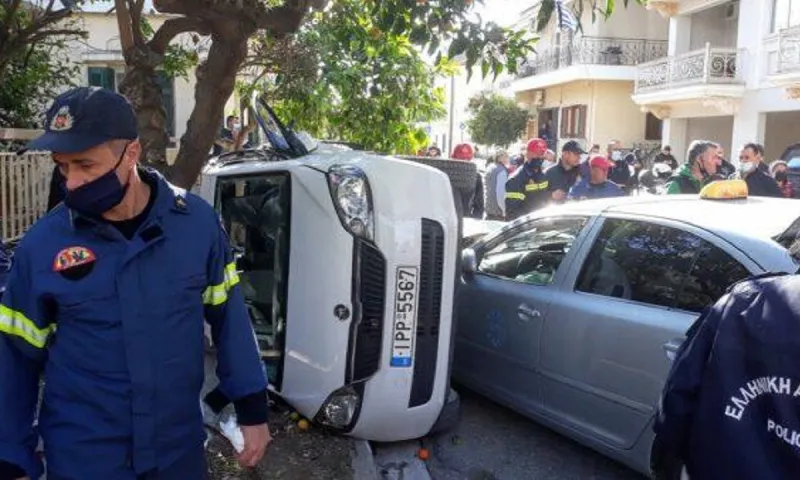 Μεσολόγγι: Σοβαρό τροχαίο για τον Ντεβόντε Γκριν, απεγκλωβίστηκε από την πυροσβεστική