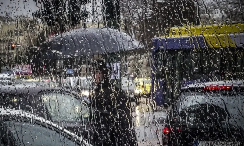 Καιρός 4/12: Βροχές με πολλά μποφόρ