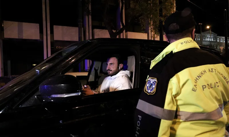Έλεγχος της τροχαίας στον Θόδωρο Καρυπίδη (pic)
