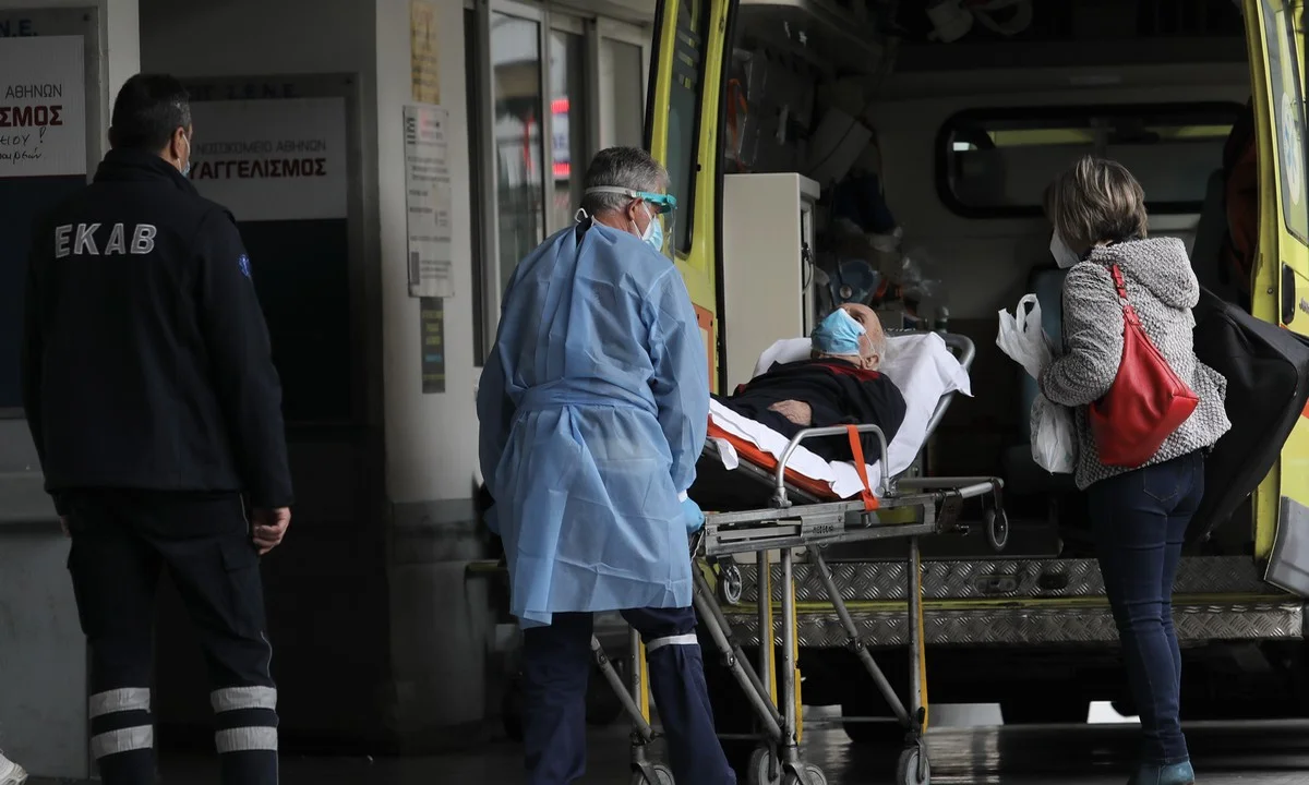 Κορονοϊός: 98 θάνατοι, 594 διασωληνωμένοι - Μειώθηκαν πολύ τα κρούσματα