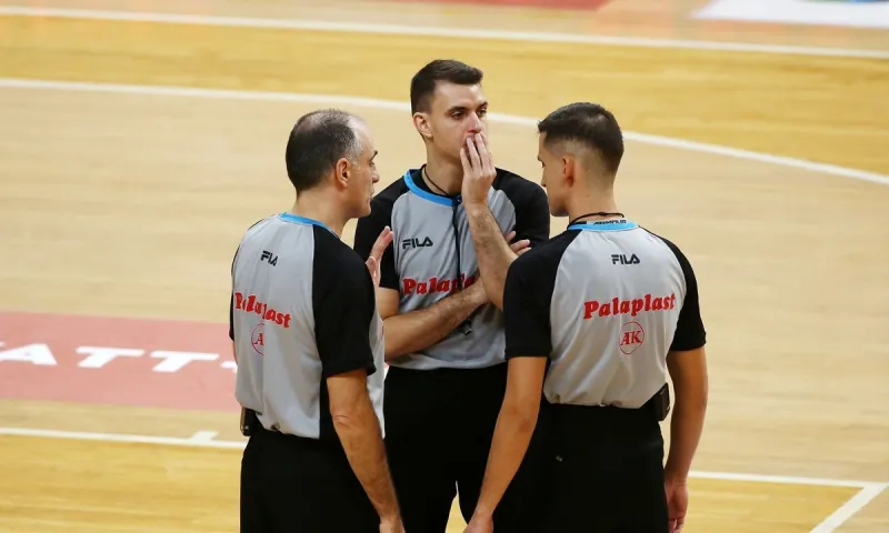 ΑΕΚ - ΠΑΟΚ: Τιμωρούνται οι τρεις διαιτητές!