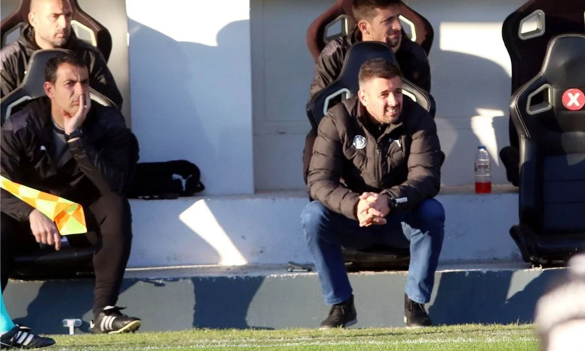Σίμος: «Αναλαμβάνω πρώτος την ευθύνη - Έχουμε πολλά θετικά, θέλουμε βελτίωση στην άμυνα»