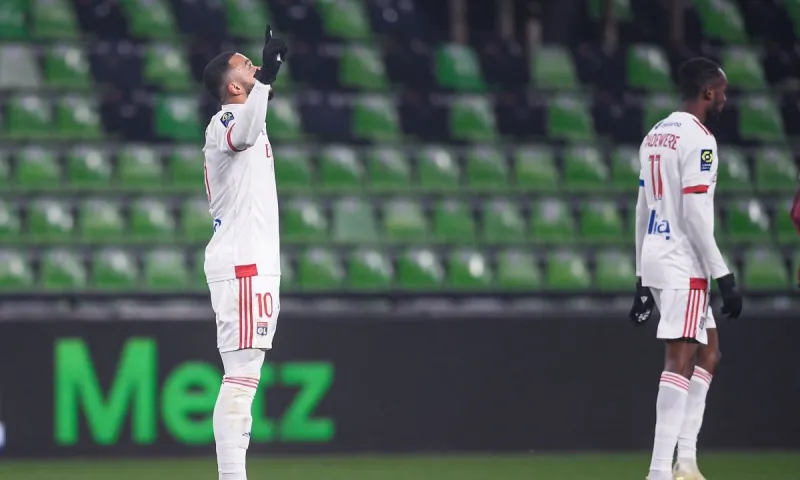 Μετς - Λιόν 1-3: Ξανά στο -2, επτά γκολ σε έξι ματς ο Εκαμπί!