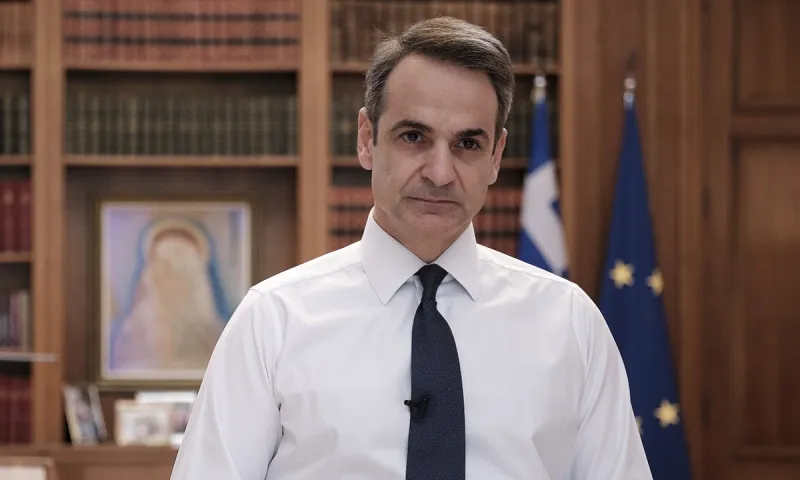 Μητσοτάκης: Μέχρι 9 άτομα στο σπίτι τα Χριστούγεννα
