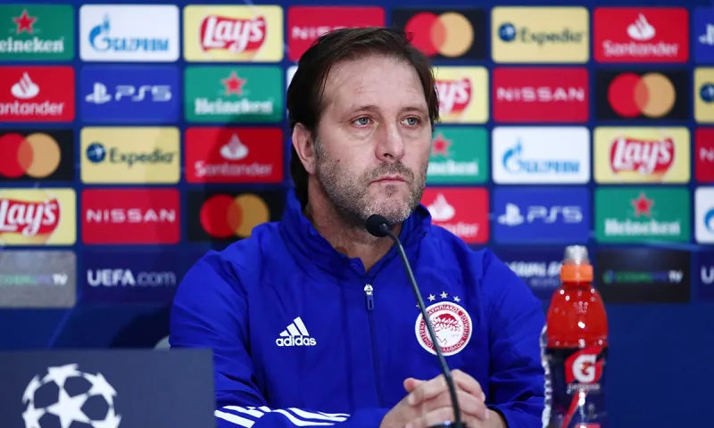Μαρτίνς: «Αν κάνουμε λιγότερα λάθη, θα προκριθούμε»