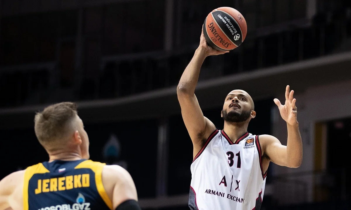 Χίμκι- Αρμάνι 93-102: Με σούπερ Σίλντς το «διπλό»