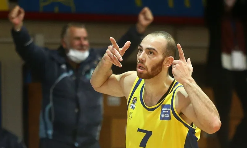 Μουράτος: Το πρώτο double- double σε σεζόν καριέρας