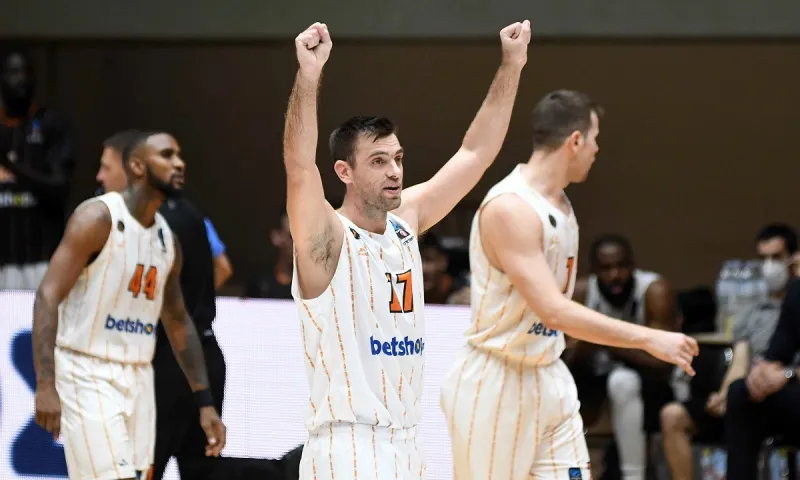 Μάντζαρης: Έκανε το πρώτο triple-double μετά το 2015 στο Eurocup
