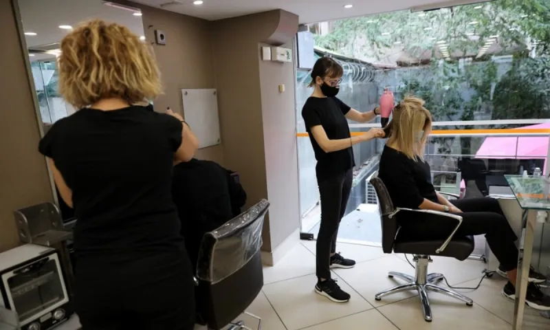 Κομμωτήρια: Πως ανοίγουν - Ωράριο λειτουργίας και ο κωδικός SMS στο 13033