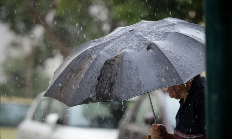 Καιρός 13/12: Ισχυρές βροχές και καταιγίδες