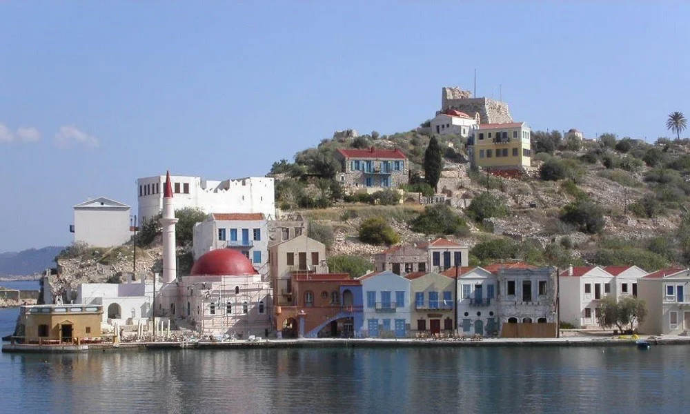 Θρίλερ με υπόθεση κατασκοπείας σε Ρόδο - Καστελόριζο: Ο 35χρονος φωτογράφιζε στρατόπεδα και πολεμικά πλοία