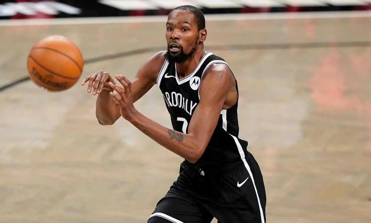 NBA: «Διέλυσαν» τους Κλίπερς οι Λέικερς, μεγάλη επιστροφή για τον Ντουράντ (vids)
