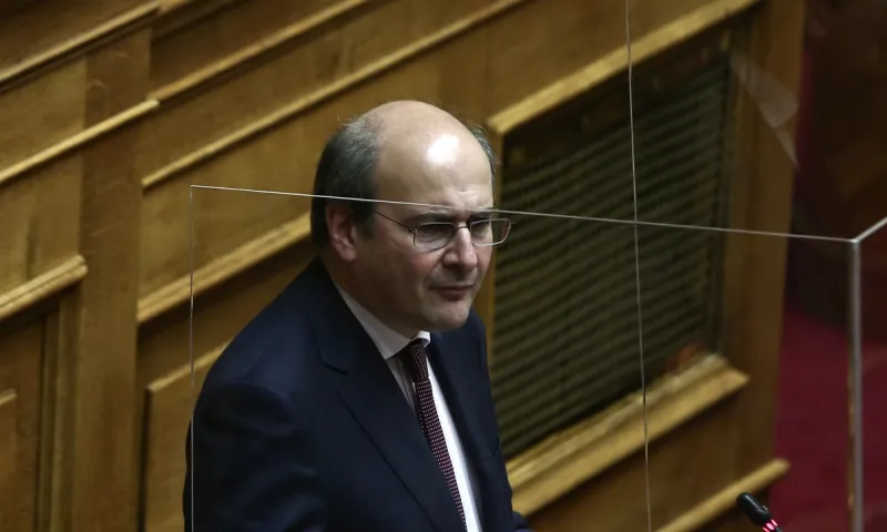 Χατζηδάκης: Έρχεται το «πληρώνω ό,τι πετάω» στα απορρίμματα το 2021