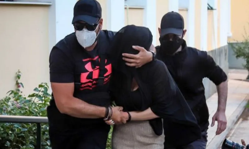 Επίθεση με βιτριόλι: Στο «μικροσκόπιο» τέσσερις ακόμη άτομα