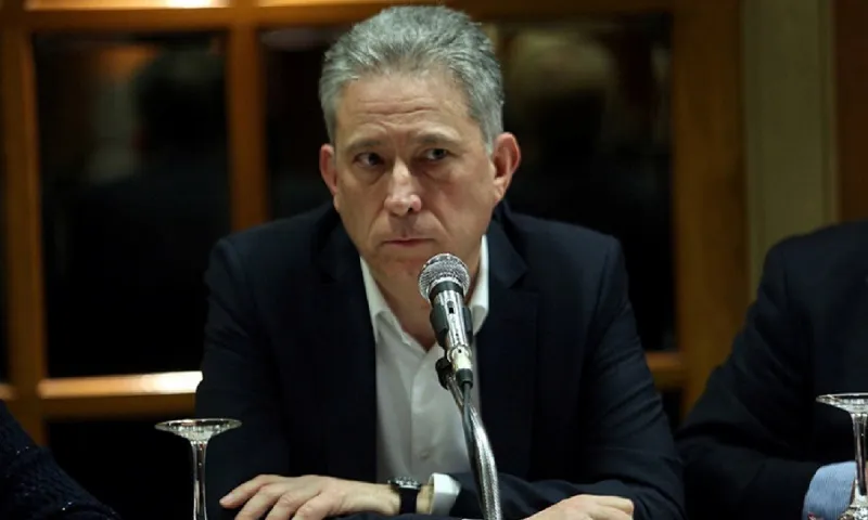 Χρυσόγονος: «Κλειστές οι υπηρεσίες το Σαββατοκύριακο για να κάνει την καταγγελία ο Σιαμπάνης»