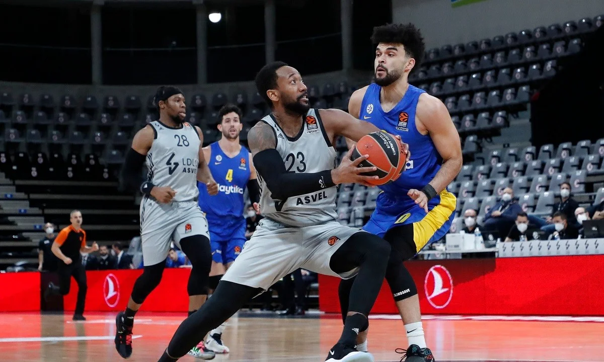 Βιλερμπάν- Μακάμπι 84-81: Βρίσκει ρυθμό