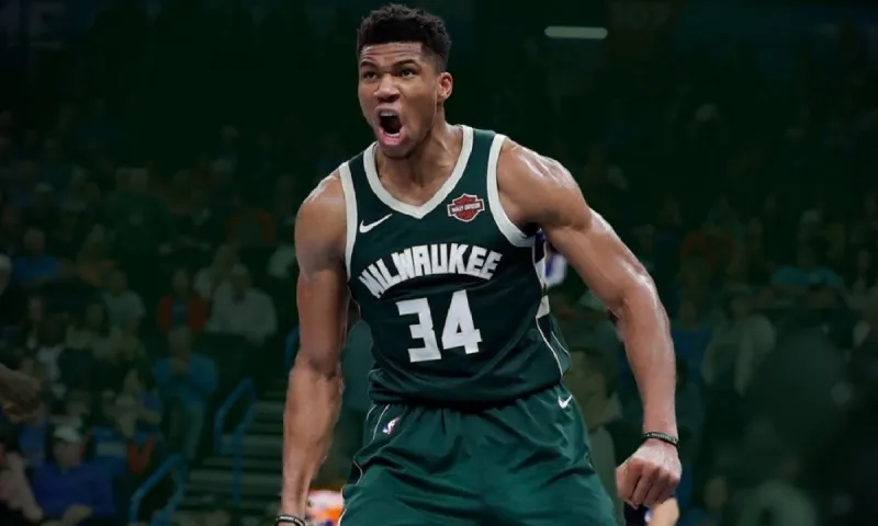 Αντετοκούνμπο: «Ρώτησα τη μητέρα μου αν ήθελε να μετακομίσουμε και μου είπε όχι!»