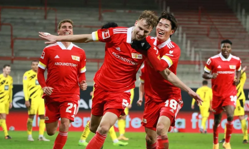 Ουνιόν - Ντόρτμουντ 2-1: Πεντάδα οι μεν, ζόρια οι δε - Έγραψε ιστορία ο Μουκόκο (vid)