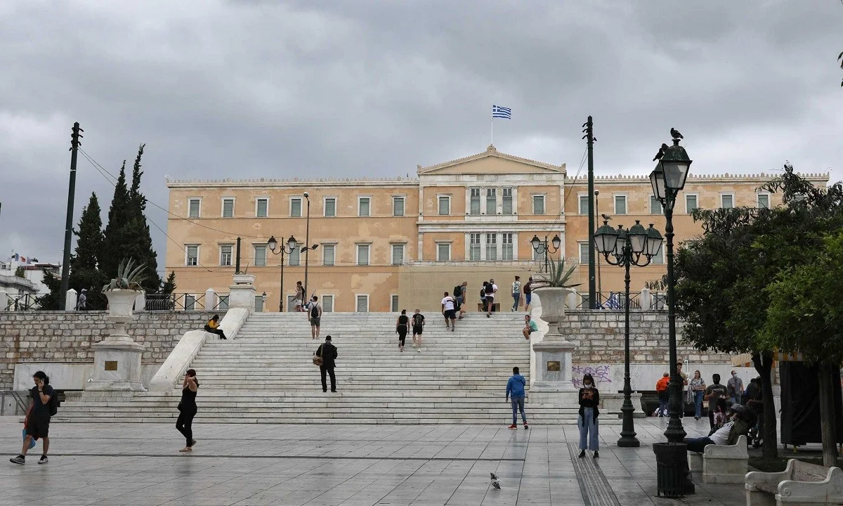 Κορονοϊός: «Σκληρά» lockdown, μαζικά rapid test και εθνικός εμβολιασμός