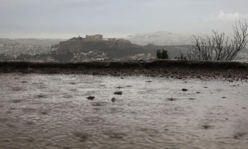 Καιρός 21/12: Βροχές και πτώση της θερμοκρασίας