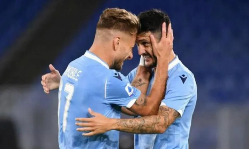Λάτσιο - Νάπολι 2-0: Εντυπωσιακά γκολ και το βλέμμα ψηλά! (vid)