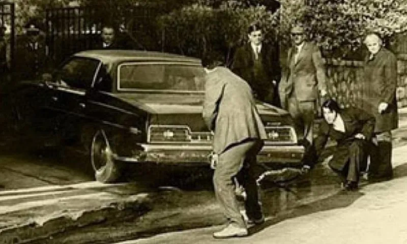 23/12 1975: Σαν σήμερα το πρώτο «χτύπημα» της «17 Νοέμβρη» (vid)