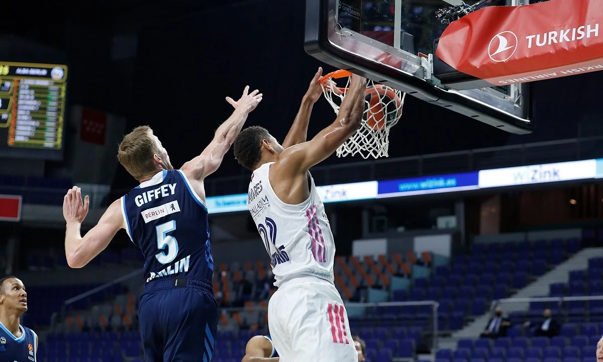 Ρεάλ- Άλμπα 91-62: Περίπατος για τη «Βασίλισσα»