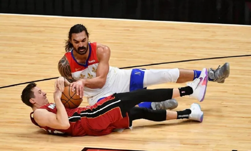 NBA: Πρώτη νίκη για το Μαϊάμι, ρεκόρ ο Ντάνκαν Ρόμπινσον (vid)