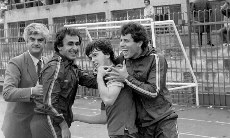 26/12/1977: Ο Δημήτρης Σαραβάκος ντεμπουτάρει με τον Πανιώνιο (vids)