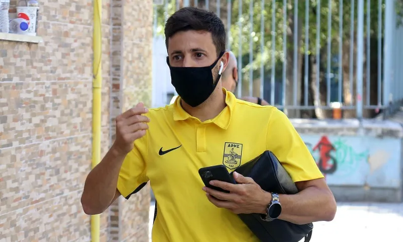 Λαμία: Συνεχίζει τον… χαβά του ο Τόνσο!