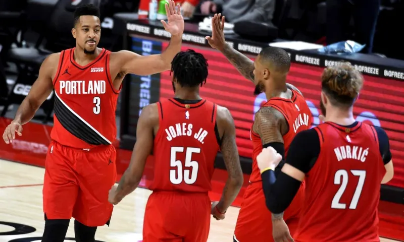 NBA: Επική μάχη ΜακΚόλουμ - Χάρντεν - Το... πήρε ο πρώτος με τριποντάρα στο τέλος (vids)