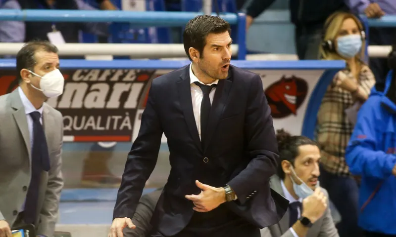 Καλύβας: «Είμαστε όλοι υπό κρίση κάθε μέρα»